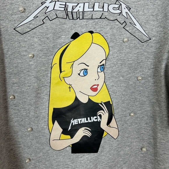 NWOT Alice in Wonderland Metallica Grey Ruffle tee with pearls - Picture 3 of 5